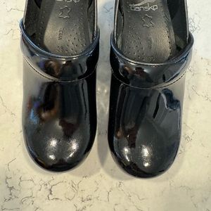 Dansko Professional Black Patent Leather 36w